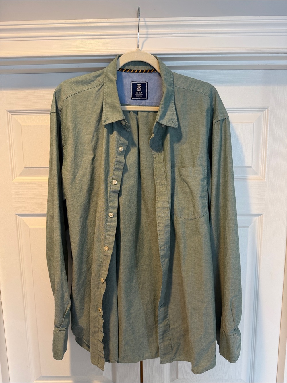 Izod Light Sage Green Casual Button-Up Shirt